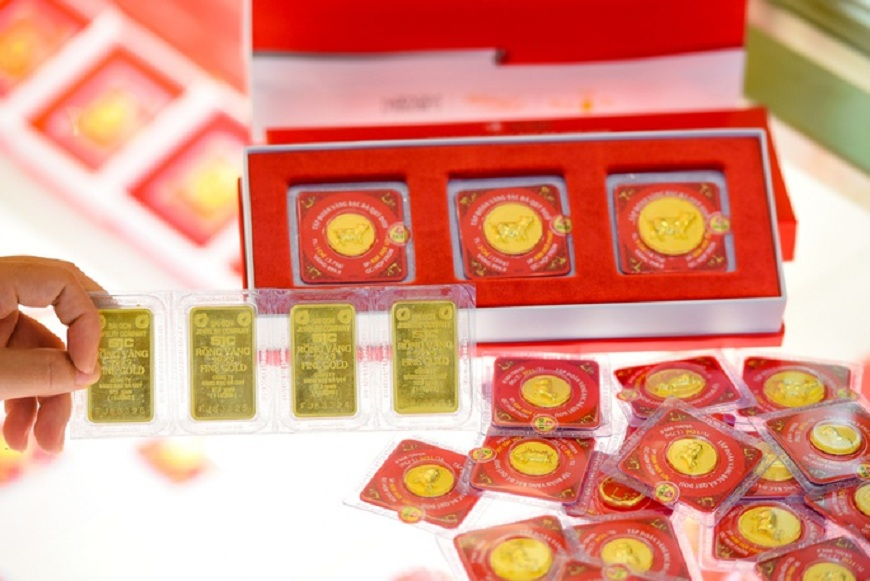 Giá vàng hôm nay 16-7: Giá vàng trong nước giảm mạnh